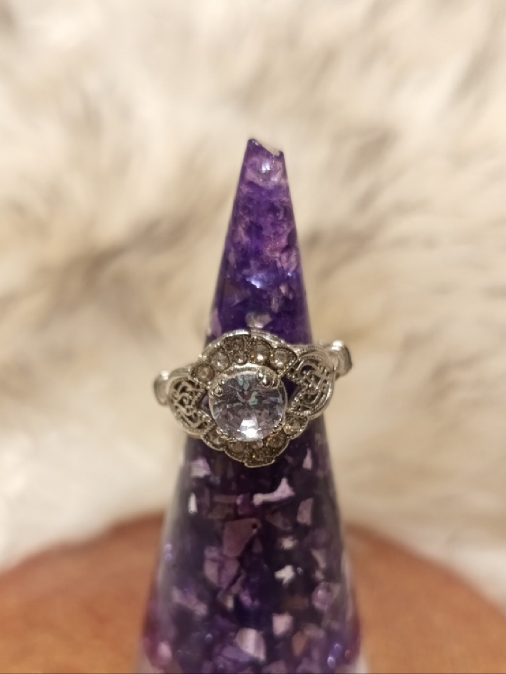 Vintage-Inspired Silver Filigree Ring with Clear Stone - Purple Accent